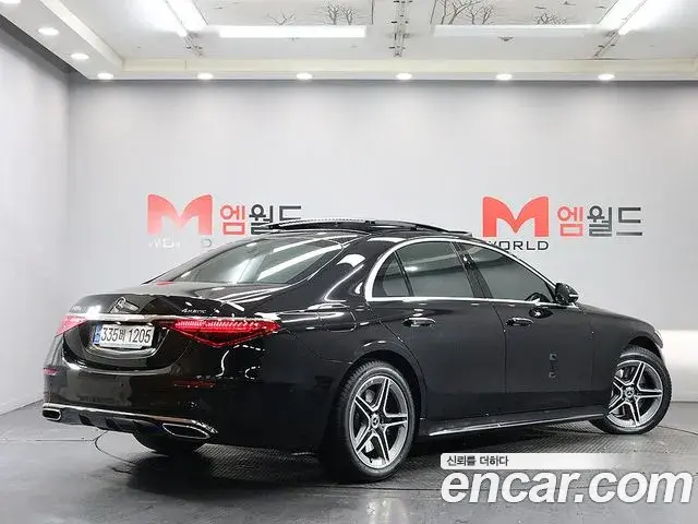 Mercedes-Benz S-Class 2023 — Photo 17/20