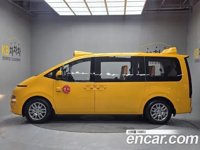Hyundai Staria 2022 — Фото 18/20