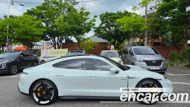 Porsche Taycan 2021 — Şəkil 11/18