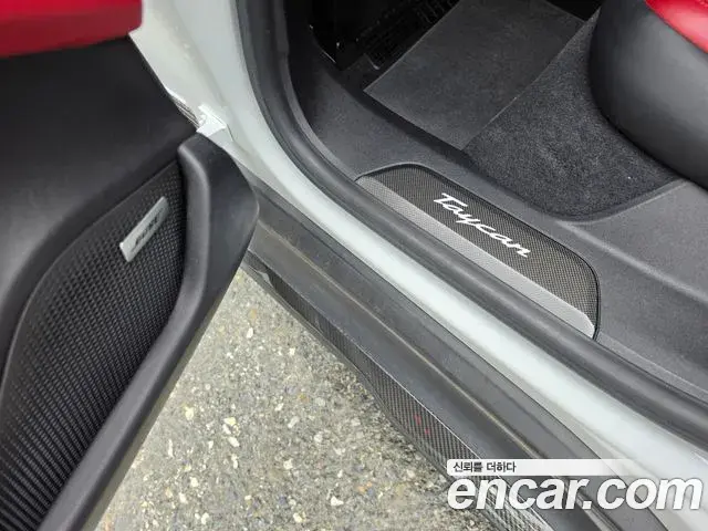 Porsche Taycan 2021 — Şəkil 17/18