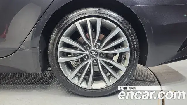 Kia Stinger 2018 — Photo 16/35