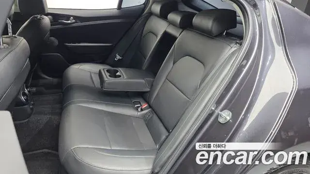 Kia Stinger 2018 — Photo 26/35