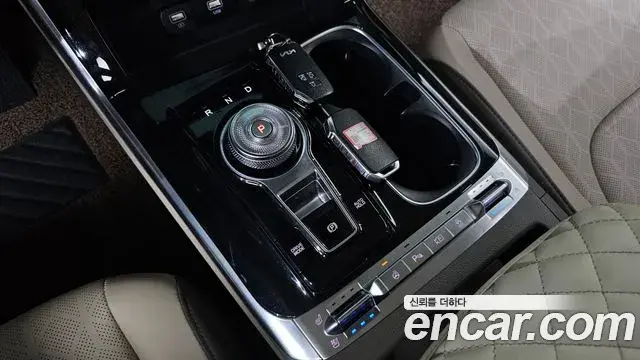 Kia Carnival 2022 — Фото 8/20