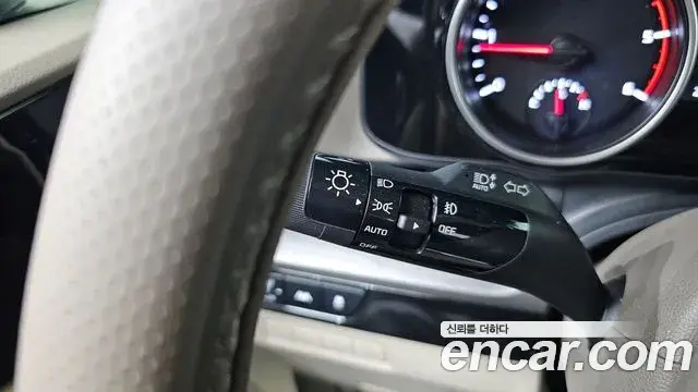 Kia Carnival 2022 — Фото 13/20