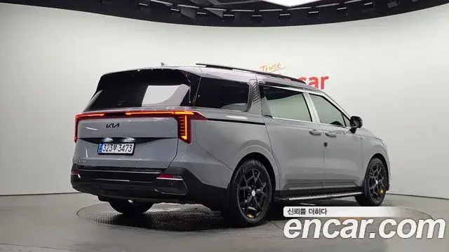 Kia Carnival 2025 — Photo 18/20