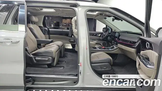 Kia Carnival 2025 — Photo 5/20