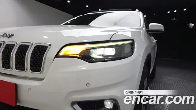 Jeep Cherokee 2021 — Şəkil 22/33