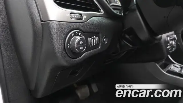 Jeep Cherokee 2021 — Şəkil 24/33
