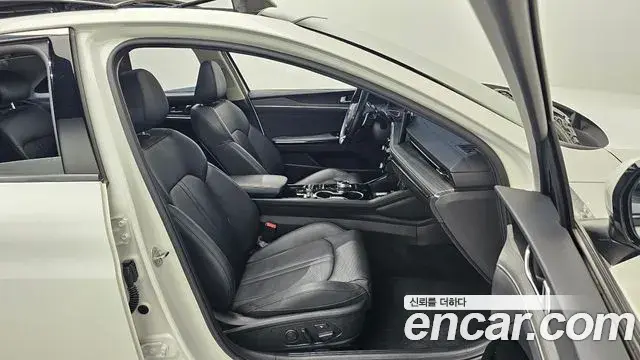 Kia K5 2023 — ფოტო 9/32