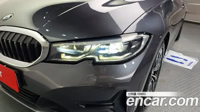 BMW 3 Series 2020 — Photo 29/30