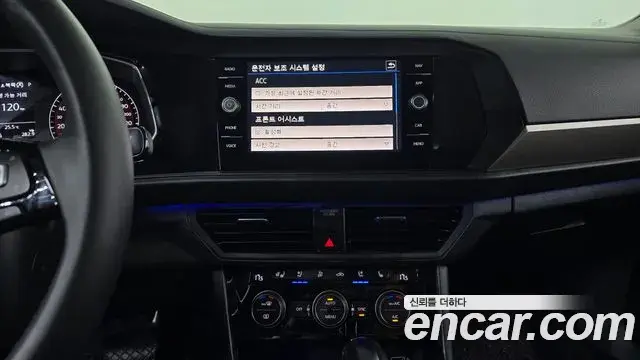 Volkswagen Jetta 2020 — ფოტო 11/20
