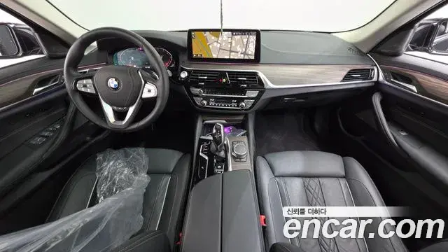 BMW 5 Series 2023 — Photo 2/36