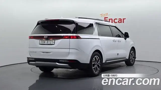 Kia Carnival 2021 — Photo 2/20