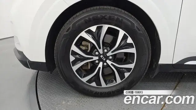 Kia Carnival 2021 — Photo 5/20