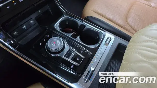 Kia Carnival 2021 — Photo 9/20
