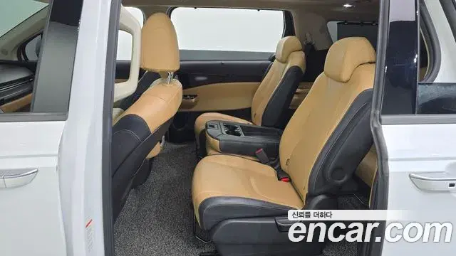 Kia Carnival 2021 — Photo 11/20