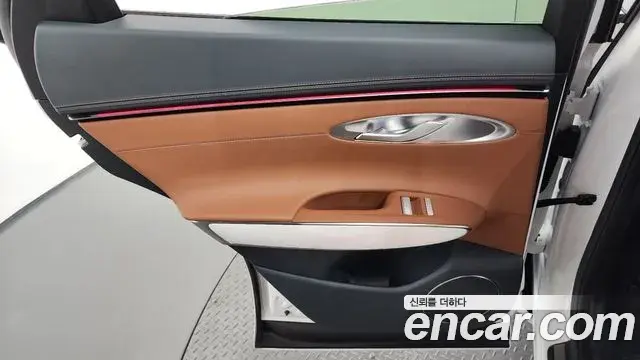 Genesis GV70 2025 — ფოტო 29/35