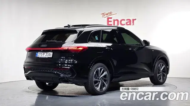 Audi Q5 2025 — ფოტო 28/34