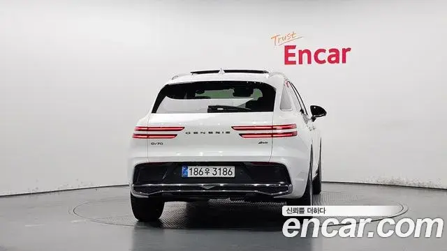 Genesis GV70 2025 — ფოტო 16/33