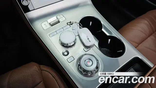 Genesis GV70 2025 — ფოტო 20/33