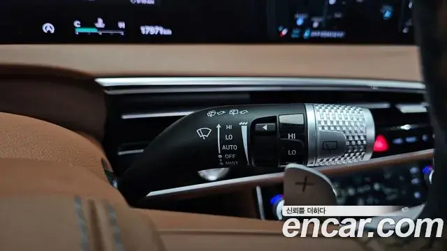 Genesis GV70 2025 — ფოტო 8/33