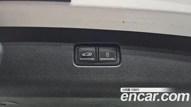 Genesis GV70 2025 — ფოტო 32/33