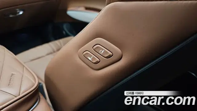 Genesis GV70 2025 — ფოტო 11/33