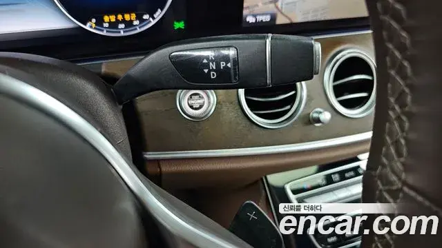 Mercedes-Benz E-Class 2019 — Фото 9/20