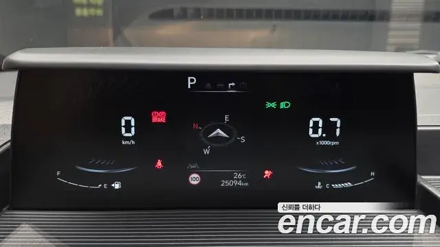 Hyundai Staria 2025 — Фото 8/20