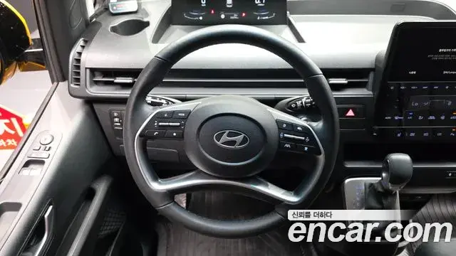 Hyundai Staria 2025 — Фото 13/20