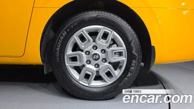 Hyundai Staria 2025 — ფოტო 6/34