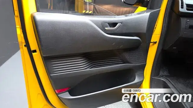 Hyundai Staria 2025 — ფოტო 32/34