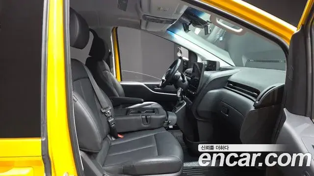 Hyundai Staria 2025 — ფოტო 10/34