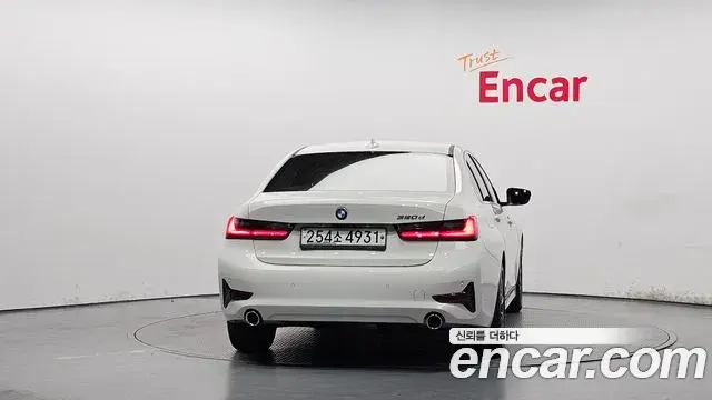 BMW 3 Series 2019 — Фото 4/20