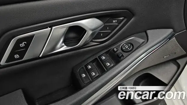 BMW 3 Series 2019 — Фото 18/20