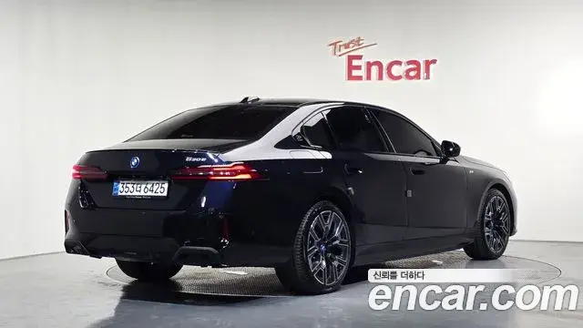 BMW 5 Series 2024 — Şəkil 5/31