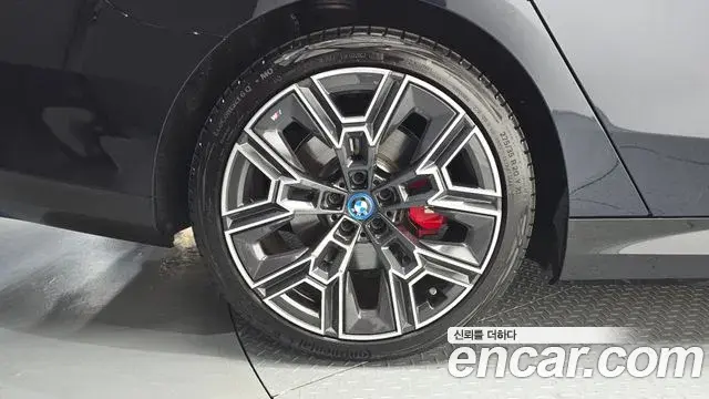 BMW 5 Series 2024 — Şəkil 24/31