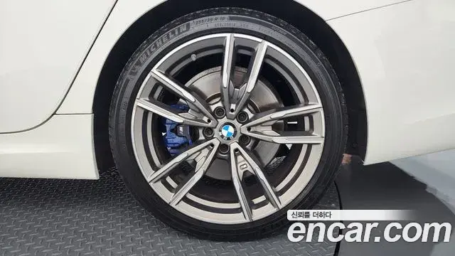 BMW 3 Series 2020 — Photo 10/36