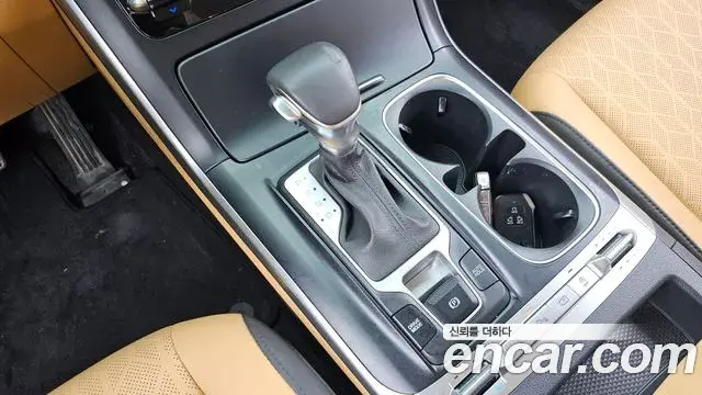 Kia Carnival 2023 — Фото 9/20