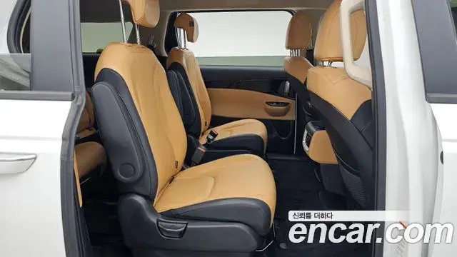Kia Carnival 2023 — Фото 11/20