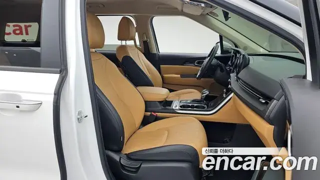 Kia Carnival 2023 — Фото 12/20