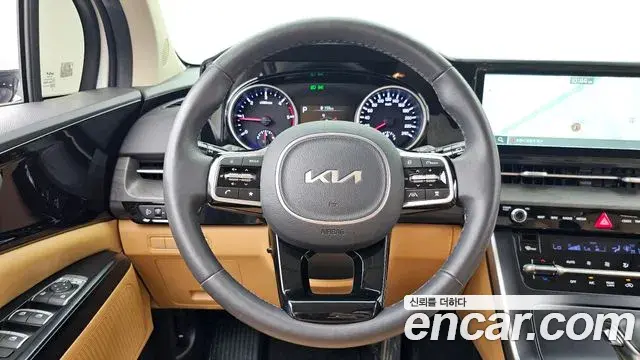 Kia Carnival 2023 — Фото 13/20