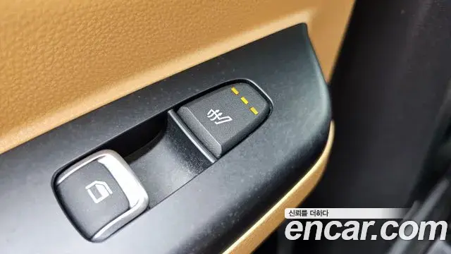Kia Carnival 2023 — Фото 19/20