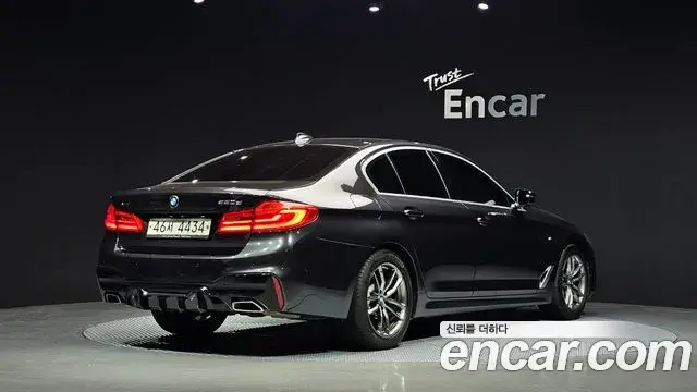 BMW 5 Series 2019 — Фото 2/20