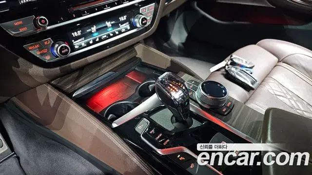 BMW 5 Series 2019 — Фото 9/20