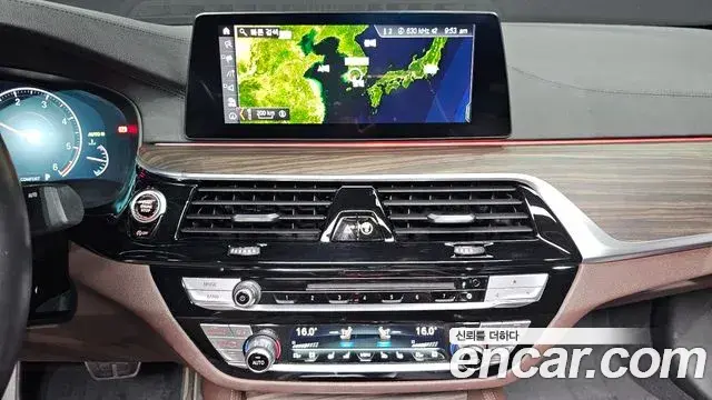 BMW 5 Series 2019 — Фото 14/20