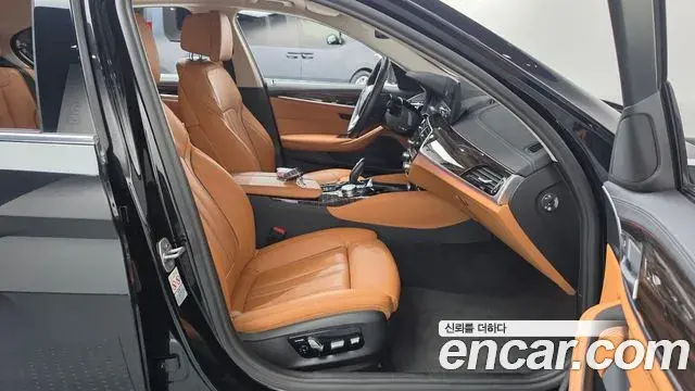 BMW 5 Series 2022 — Photo 14/20