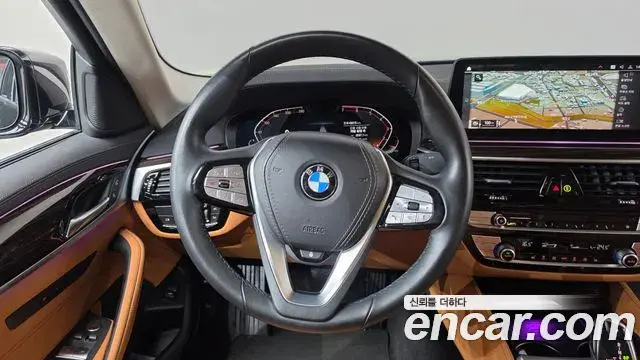 BMW 5 Series 2022 — Photo 17/20
