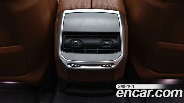 BMW 7 Series 2023 — Фото 16/19