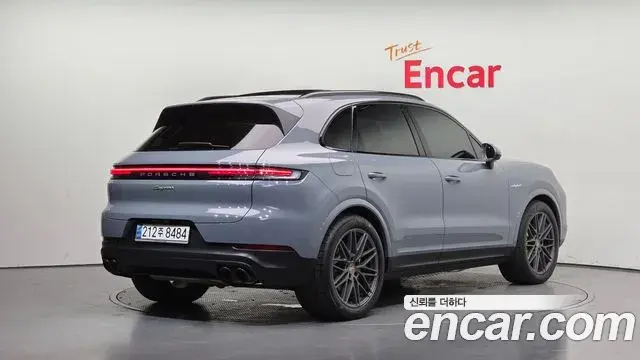 Porsche Cayenne 2025 — Photo 5/20